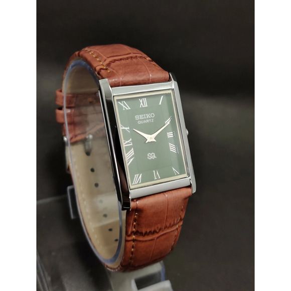 Vintage Style Seiko Quartz Mens Silver Watch & Green accents W/ Leather Strap - Picture 4 of 5